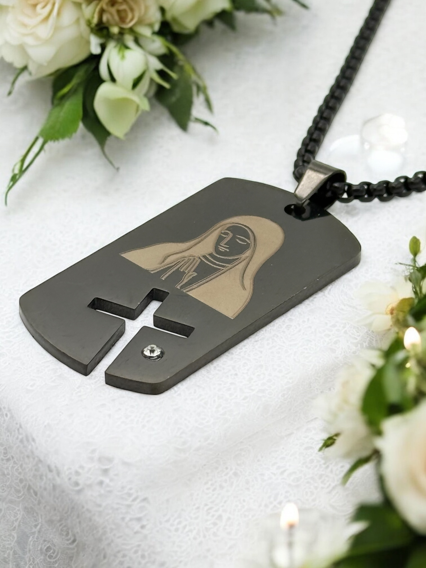 rvs hanger met ketting – heilige maagd & kruis design