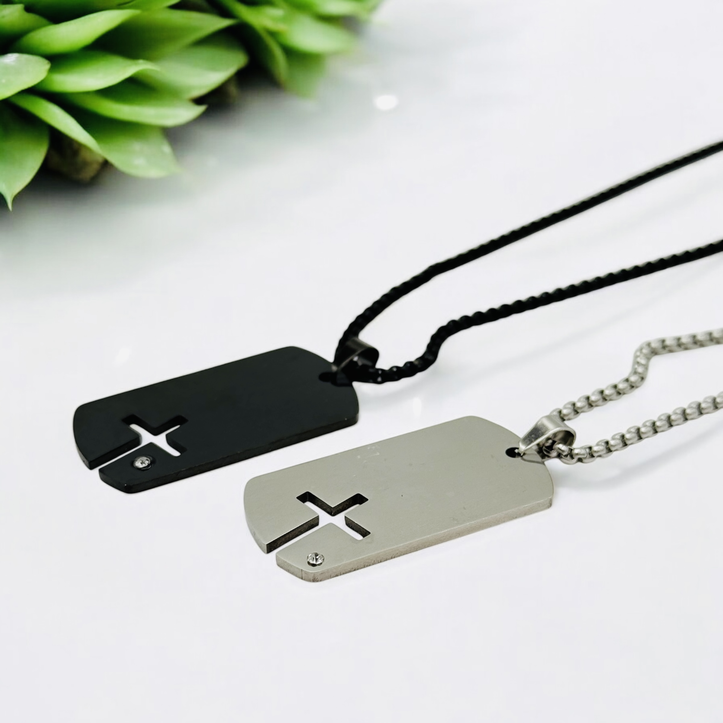 rvs hanger met ketting – heilige maagd & kruis design