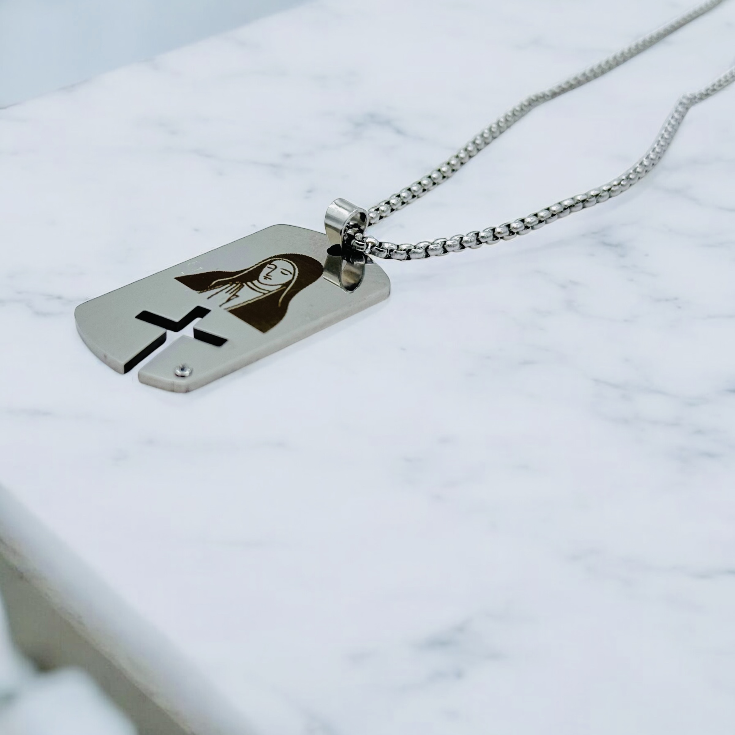 rvs hanger met ketting – heilige maagd & kruis design