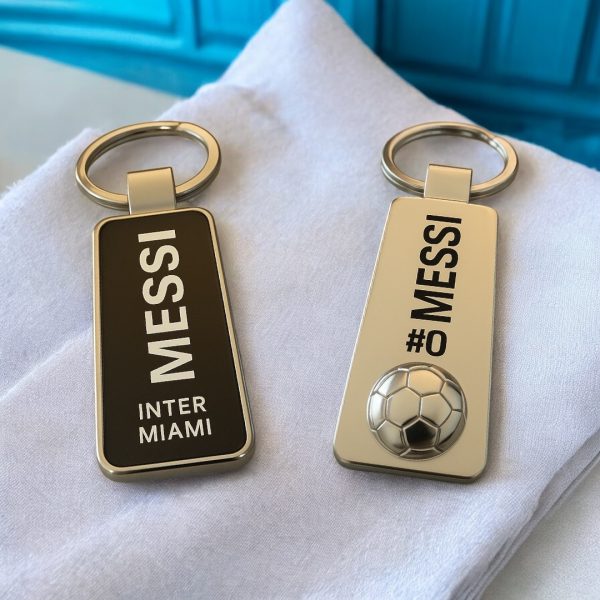 gepersonaliseerde voetbal sleutelhanger – met naam & club | gravure voor en achterkant